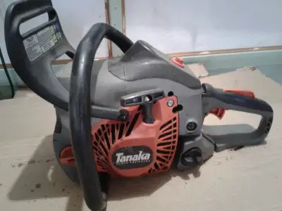 scie tanaka 42cc 160$ bar et chaine bonne qualité. 25$ ch. pompe a l'huile tanaka, pompe a l'huile....
