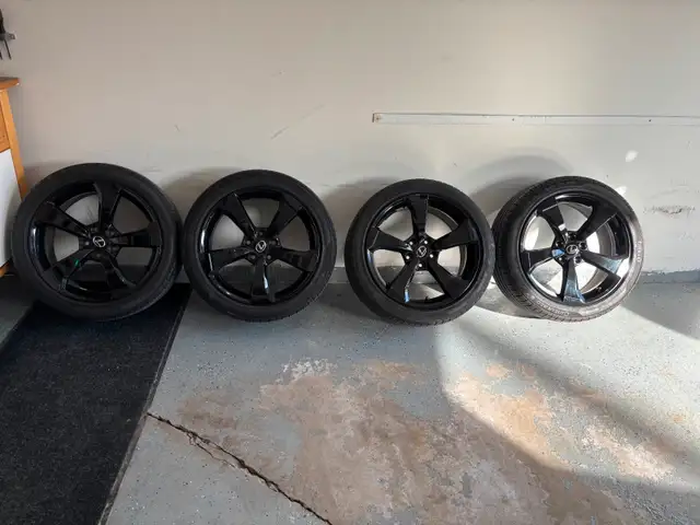 Black Pirelli 245/40/18 Cintauro P7 tires in Tires & Rims in Mississauga / Peel Region - Image 5