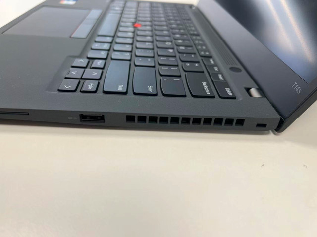 Lenovo ThinkPad T14s G2 in Laptops in Markham / York Region - Image 3