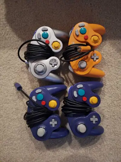 Selling some gamecube controllers. Indigo controllers $40 Platinum $40 Orange $50 Black $40 Wavebird...
