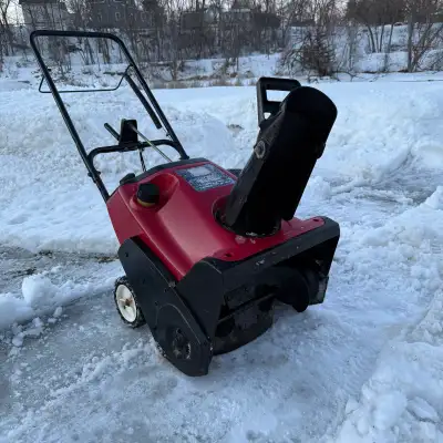 Toro CCR 3650 E*tek. 6.5hp 20” auger. Tuned up / serviced. Lightweight, easy to operate, cleans to t...