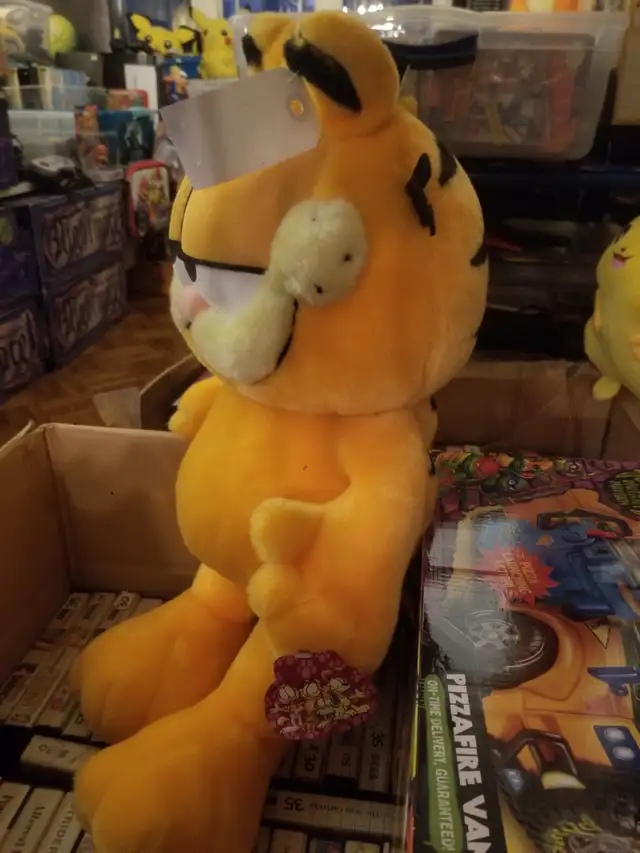 21" Garfield Plush with original tag (Play By Play, Paws) $50 in Toys & Games in Markham / York Region - Image 4