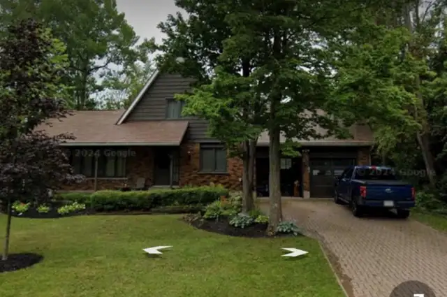 3 Lakeshore Lane, Tiverton. in Houses for Sale in Owen Sound - Image 2