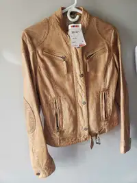 Leather jacket for women. Size small - medium ..