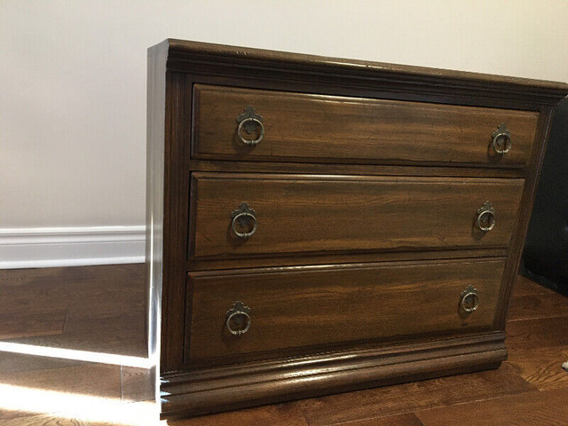 Ethan Allen Chest with 3 draws in Dressers & Wardrobes in Mississauga / Peel Region - Image 2