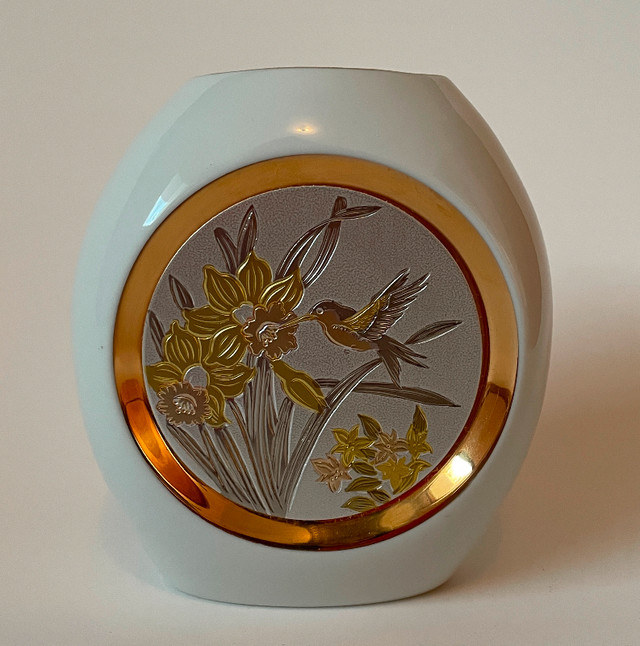 VTG Chokin Hummingbird Daffodil Vase in Arts & Collectibles in Oakville / Halton Region