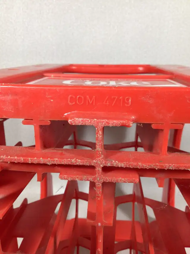 Vintage red Coca Cola crate in Arts & Collectibles in Cambridge - Image 6