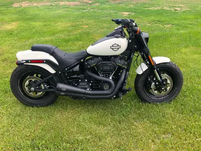2019 Harley Davidson FXFBS Fat Bob 3000km Original owner, 2 sets of keys (Keyless fobs) 114 cubic in...