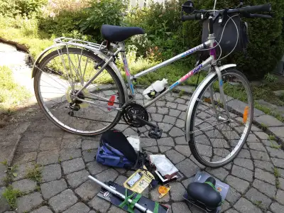 Vélo Raleigh avec accessoires, View more