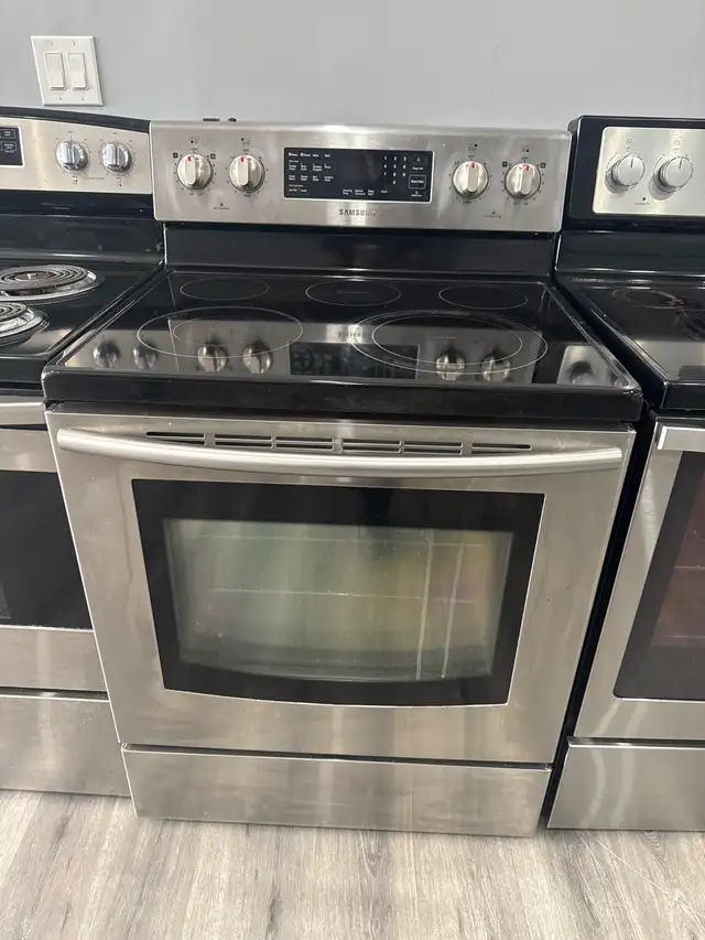 30 inch Samsung stainless steel glass top stove in Stoves, Ovens & Ranges in Hamilton - Image 2