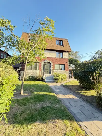 As from MAY 31, 2026 Bright and inviting private studio (UNFURNISHED) with a beautiful lake view ava...
