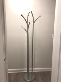 Metal Coat Tree - 10/10 condition