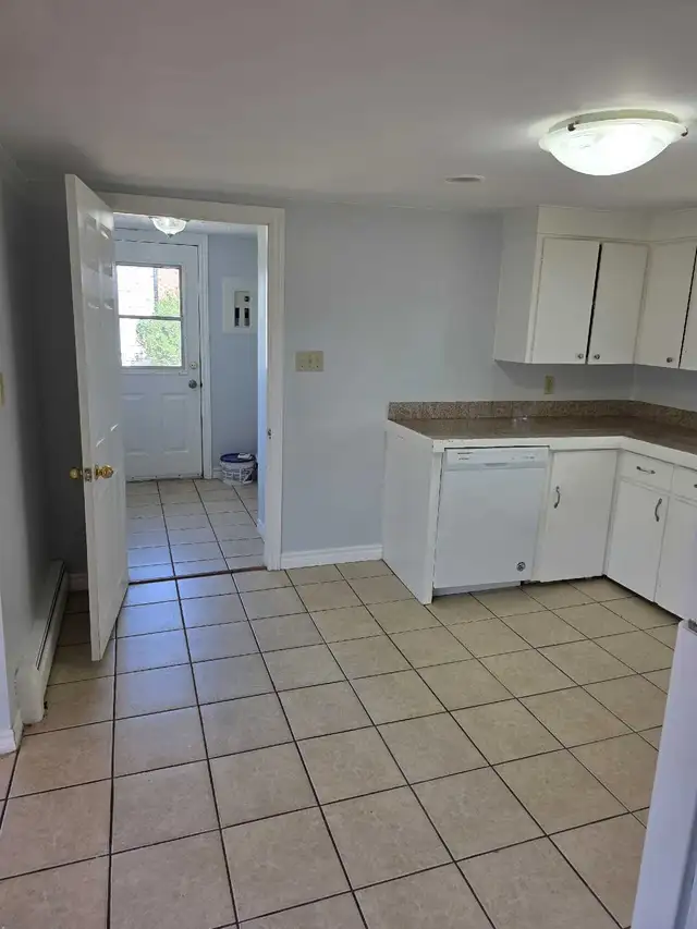 Stratford Pe 3 bedroom waterview apartment. in Long Term Rentals in Charlottetown - Image 9