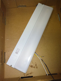 17" FLORESCENT UNDER CABINET LIGHT FIXTURE