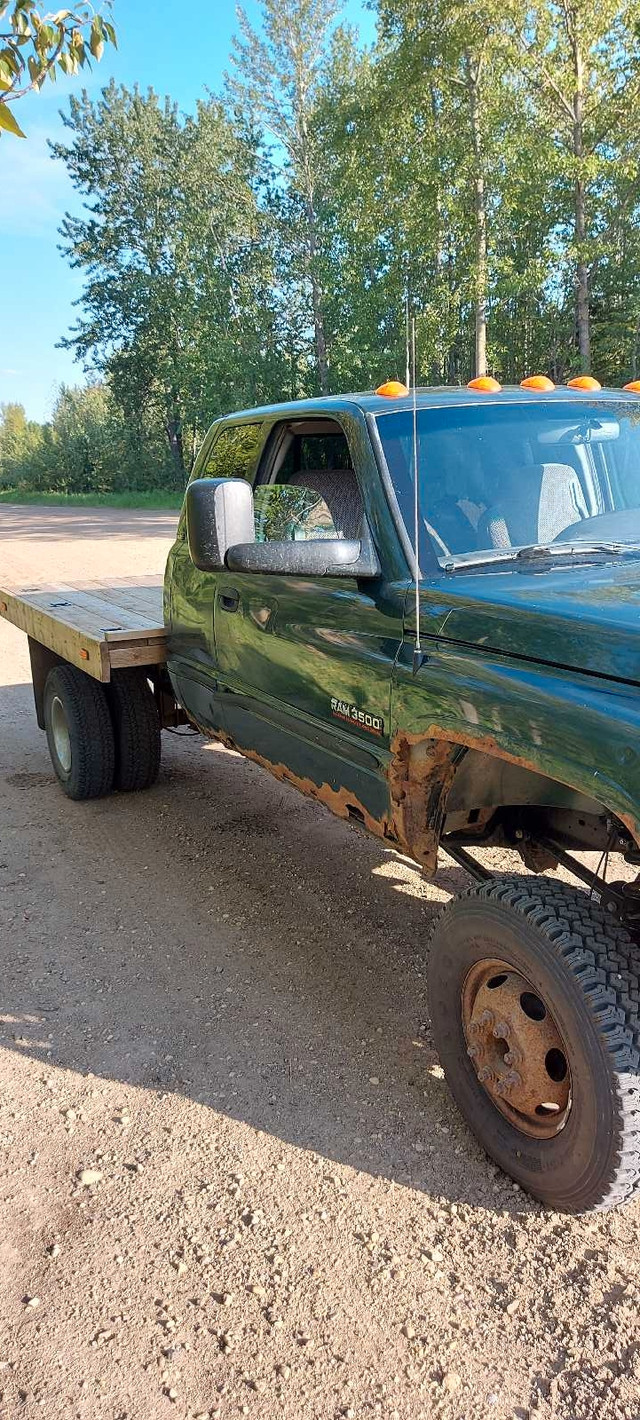 2001 Dodge Ram 3500 in Cars & Trucks in Grande Prairie - Image 3