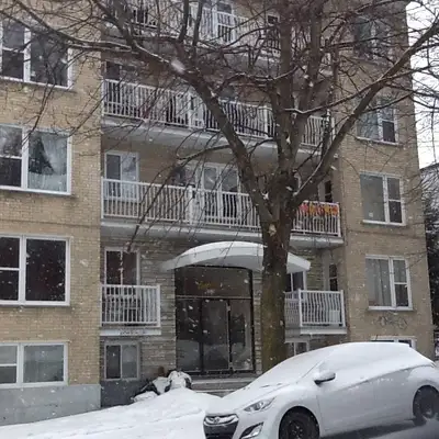 Metro Prefontaine pres de Sherbrooke rue 2620 Moreau grand 2 1/2 tres propre eau chaude inclus planc...