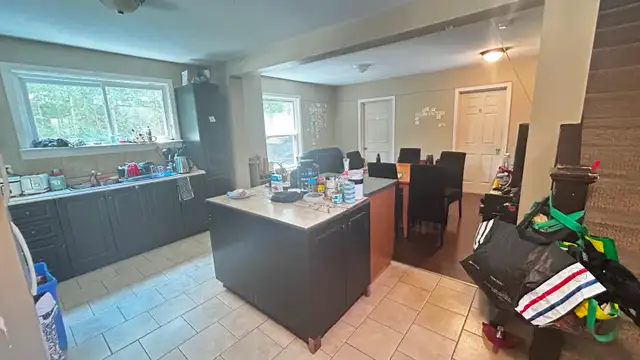Private room opposite MacMasters Hamilton in Long Term Rentals in Hamilton - Image 4