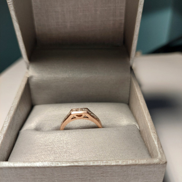 Rosegold wedding band size 6. in Jewellery & Watches in Moncton - Image 3