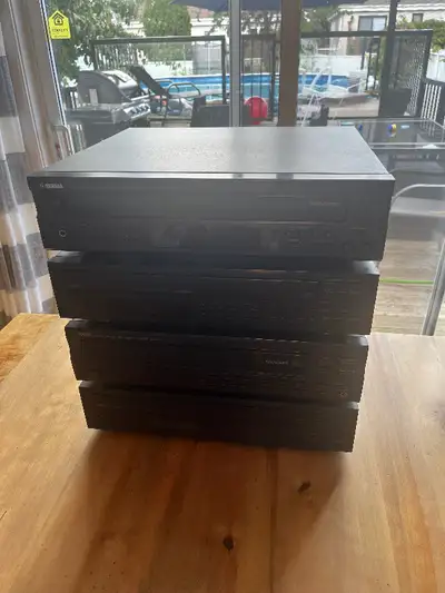 Yamaha 5-CD changer, View more