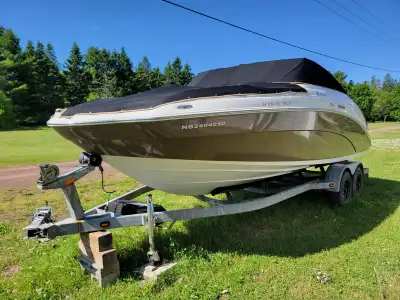 Boat in great condition. Dual batteries, Cruse and Wake mode control. Bow and Stern retractable ladd...