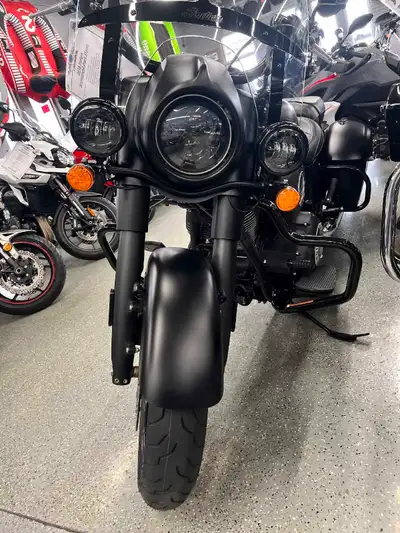 2018 Indian Springfield Dark Horse. 8,200km Shows as new. Private sale. No gst. https://www.indianmo...