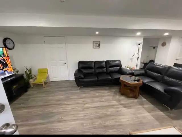 Basement apartment for rent in Scarborough 63848999370625120