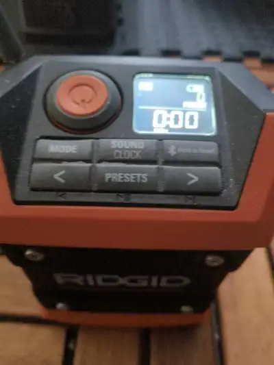 Ridgid Radio  with  2ah battery, View more