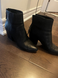 Dolce Vita ankle boots size 7.5