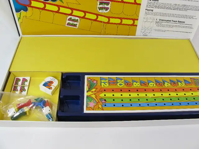This Game Is Bonkers Board Game 1978 Milton Bradley Complete in Toys & Games in Regina - Image 5