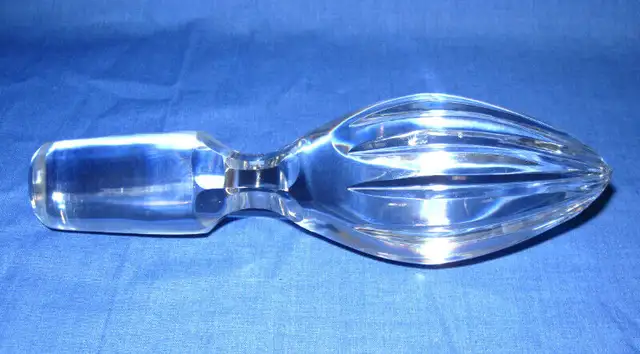 CARAFE  CRYSTAL VINTAGE PINWHEEL CRYSTAL DECANTER in Arts & Collectibles in West Island - Image 9