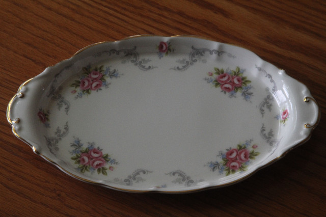 Royal Albert " Tranquillity " tray for Cream and Sugar in Kitchen & Dining Wares in Lethbridge