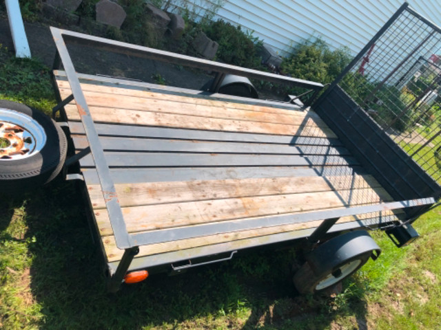 4X8 SNOWBEAR TILTING UTILITY TRAILER WITH RAMP in Cargo & Utility Trailers in Moncton - Image 2