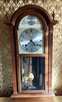 Horloge murale avec pendule antique avec clé,