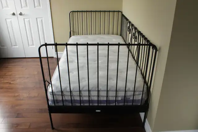 Ikea Meldal Twin Daybed & 10" Twin Mattress in Beds & Mattresses in Oshawa / Durham Region - Image 3