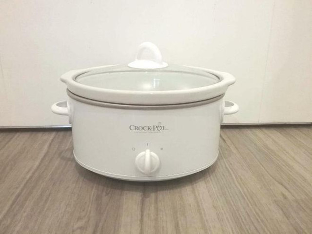 Slow Cooker 3.5qt - 3735WN-033 in Health & Special Needs in City of Toronto