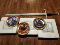 Bradford Exchange: Lord Of The Rings Plates + Sword Wall Mount