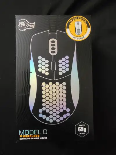 Hi, I'm selling a brand new Glorious Model D wireless mouse in all black. It's in brand new conditio...