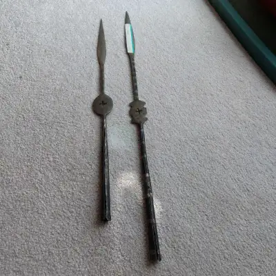 2 AFRICAN SPEAR HEADS BOUGHT FROM AN AUCTION IN THE 80'S.METAL., View more