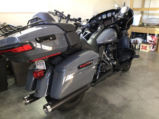 REDUCED Like New, 2022 Harley Davidson Ultra Limited in Touring in Kelowna - Image 3