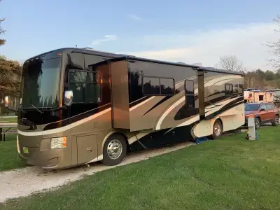 2016 Tiffin Motorhomes Allegro RED 37PA This Allegro RED 37PA has been exceptionally cared for and i...