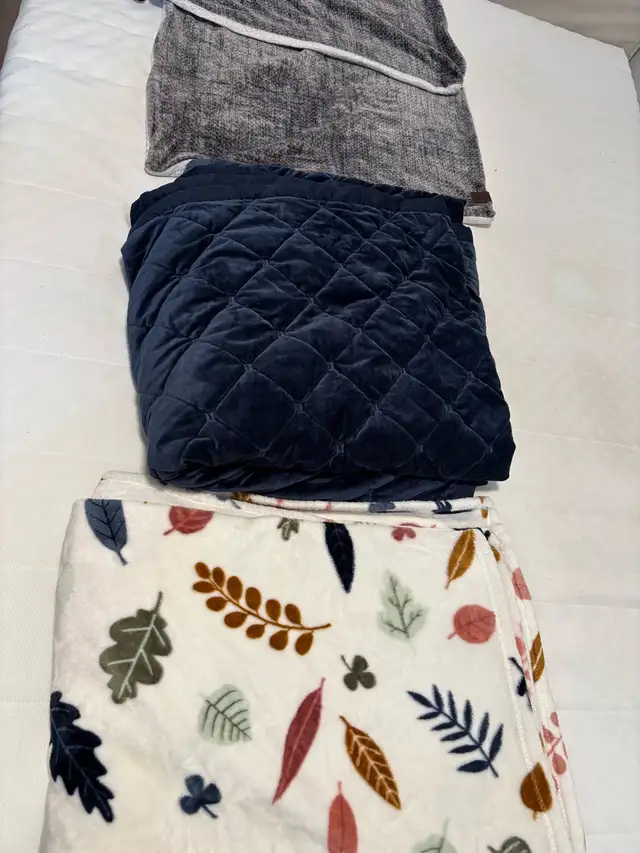 sommier et matelas queen in Bedding in City of Montréal - Image 6