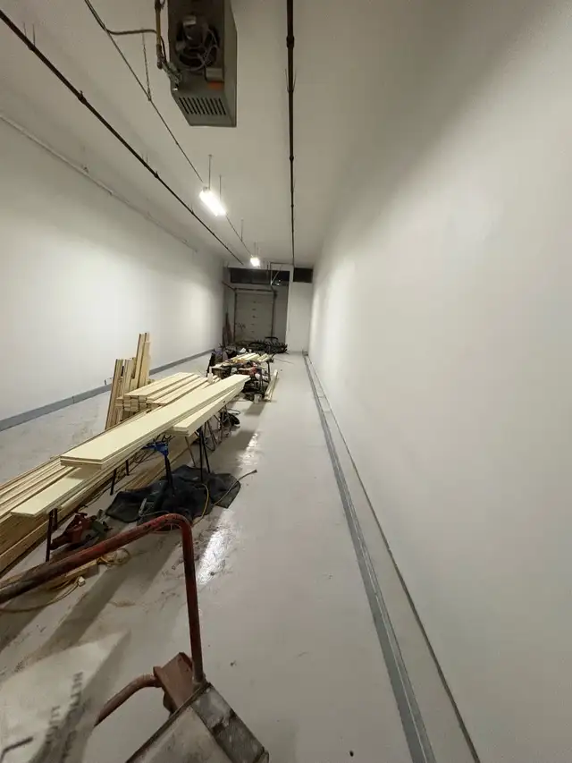 Entrepôt 1 600’c disponible des maintenant!