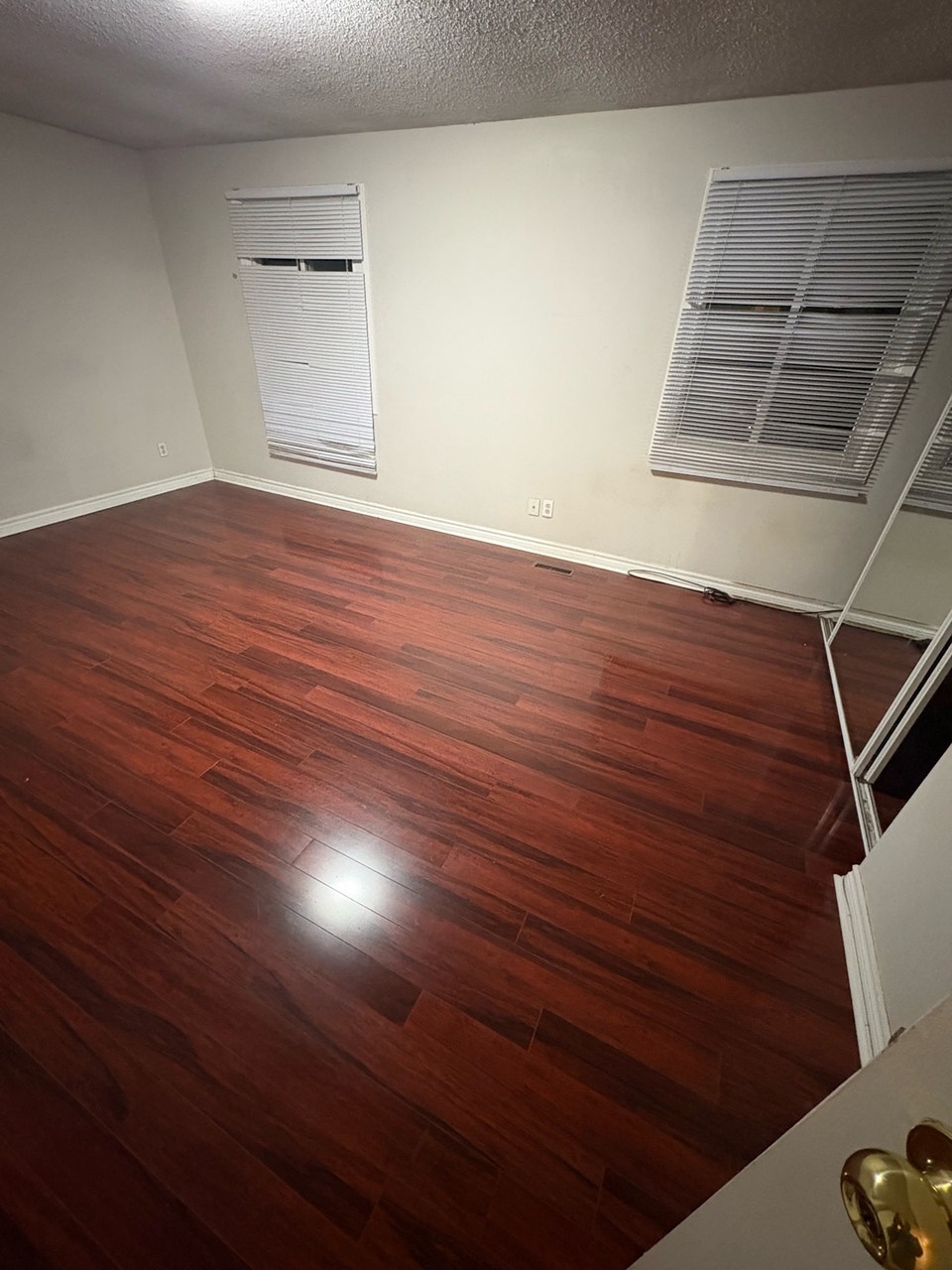 Large Private Master Bedroom – Central Brampton 3