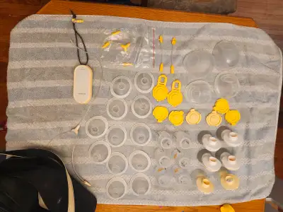 Barely used Medela freestyle, have multiple accessories, along with tubes and bottles.