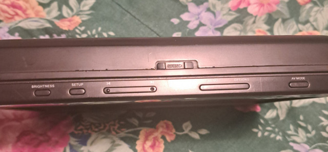 Philips Portable DVD Player for Parts or Repair in General Electronics in Windsor Region - Image 4