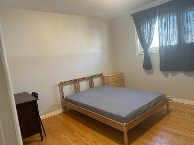 Room for rent for female students UofManitoba in Short Term Rentals in Winnipeg