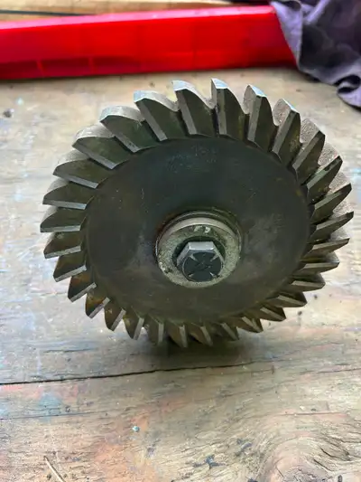 Milling machine 5-1/2”dia x 1/2” cutter, 40 taper, Butterfield, View more