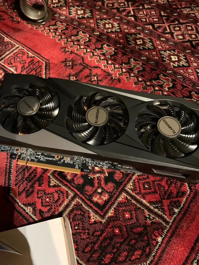 Radeon RX 7600 8Gb606389437486213124