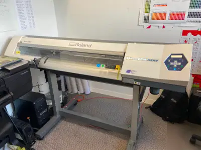 Roland 30-inch SP-300i Printer/Cutter, Ready to Work, View more