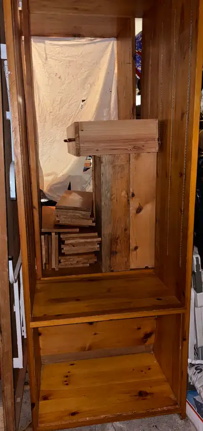 Armoire en bois massif, View more